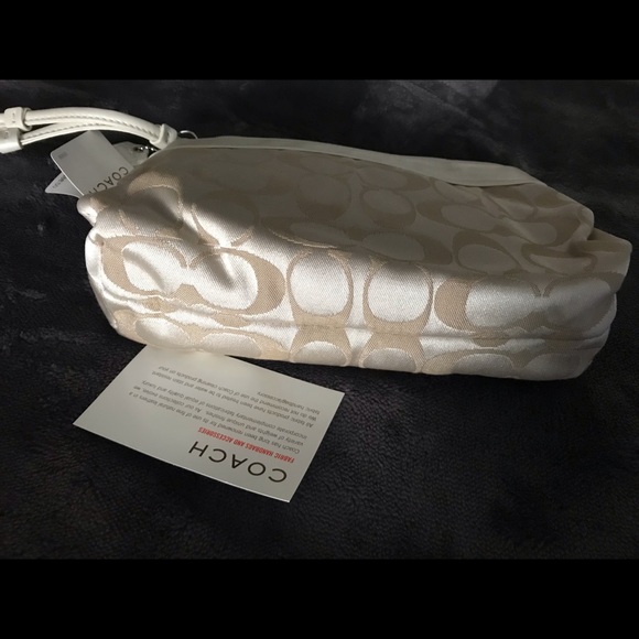 New Coach signature canvas and leather small bag - Picture 6 of 12
